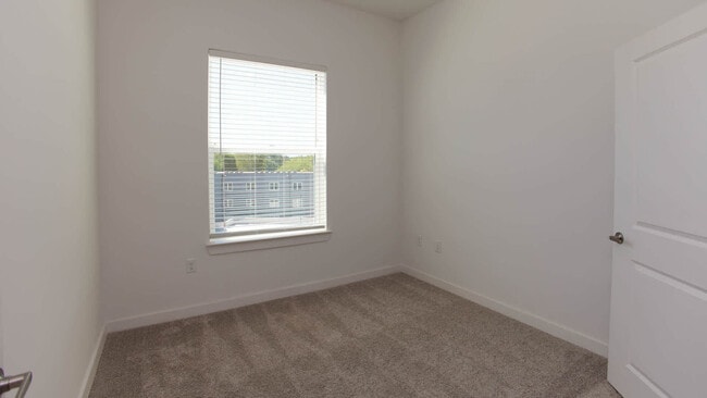 Dormitorio con suelo de superficie dura - The Penman