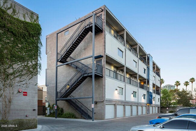 Foto del edificio - 675 S Roosevelt St