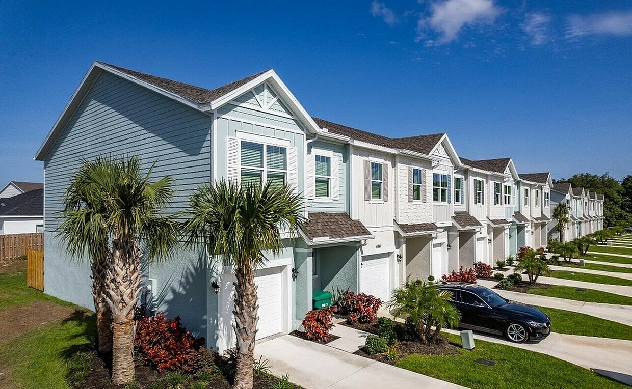 Primary Photo - Crescent by Stella Homes