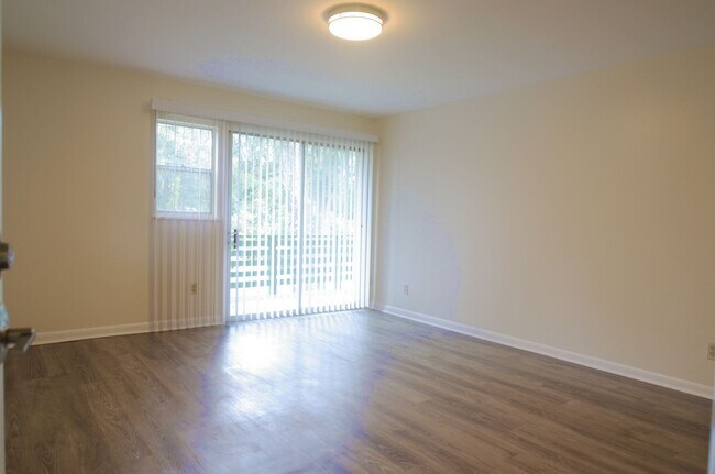 Living Rm-Lots of Natural Light - 220 Stowe Ave