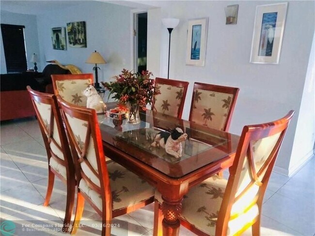 Foto del edificio - 14553 Shadow Wood Ln