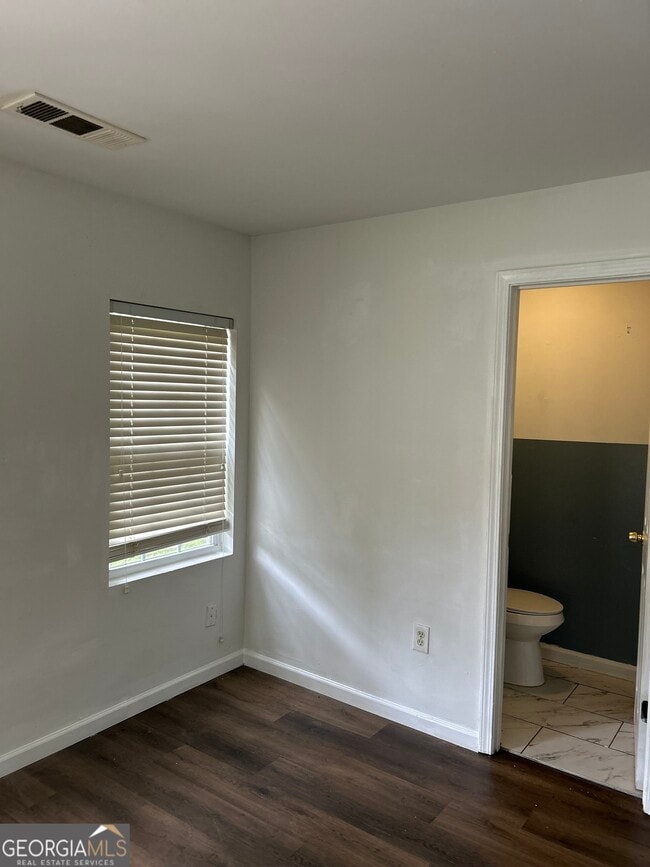 Foto del edificio - 2133 Blayton Ln SE