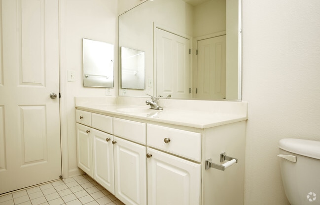 2BR, 2BA With Den - Magnolia - Islands of Fox Chase