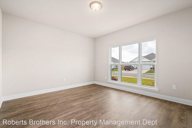 Building Photo - 5 br, 3 bath House - 3994 Mercury Circle