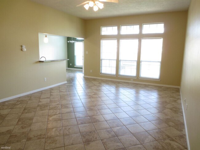 Foto del edificio - 3 br, 2 bath House - 1001 Orchid St