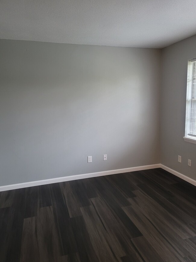 Building Photo - 248 Leach Cir
