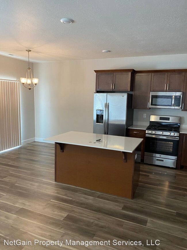 Foto del edificio - 2 br, 2.5 bath House - 1583 S Quartz Dr #D