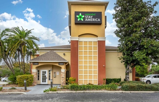 Building Photo - Furnished Studio-Tampa - North Airport