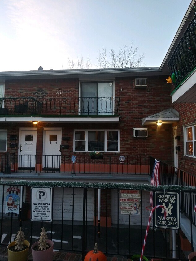 FRONT VIEW - 7017 Columbia Ave