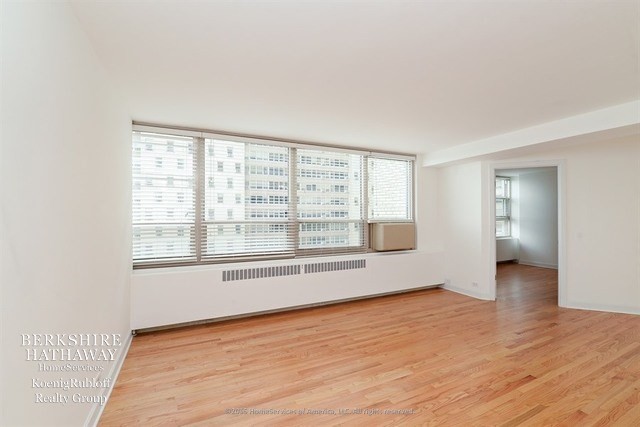 Building Photo - 3950 N Lake Shore