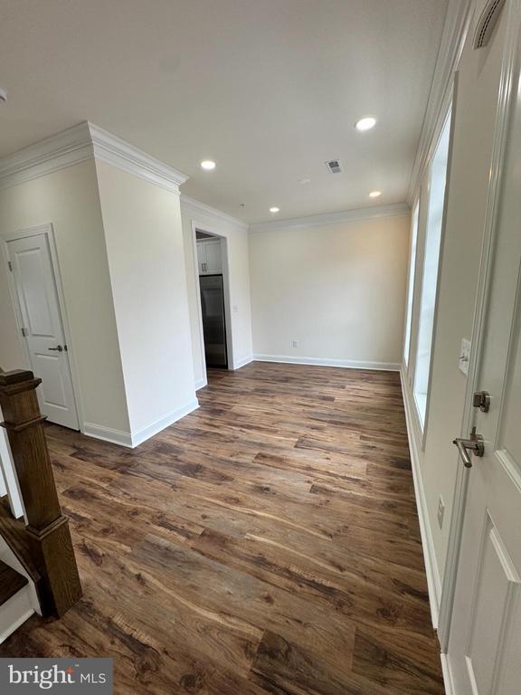 Foto del edificio - 300 Dixon St