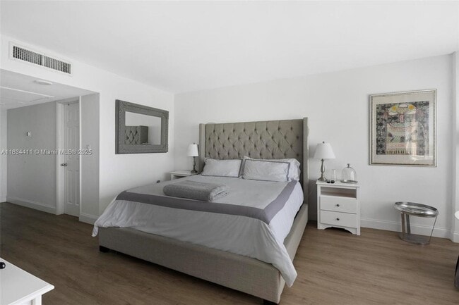 Building Photo - 11111 Biscayne Blvd