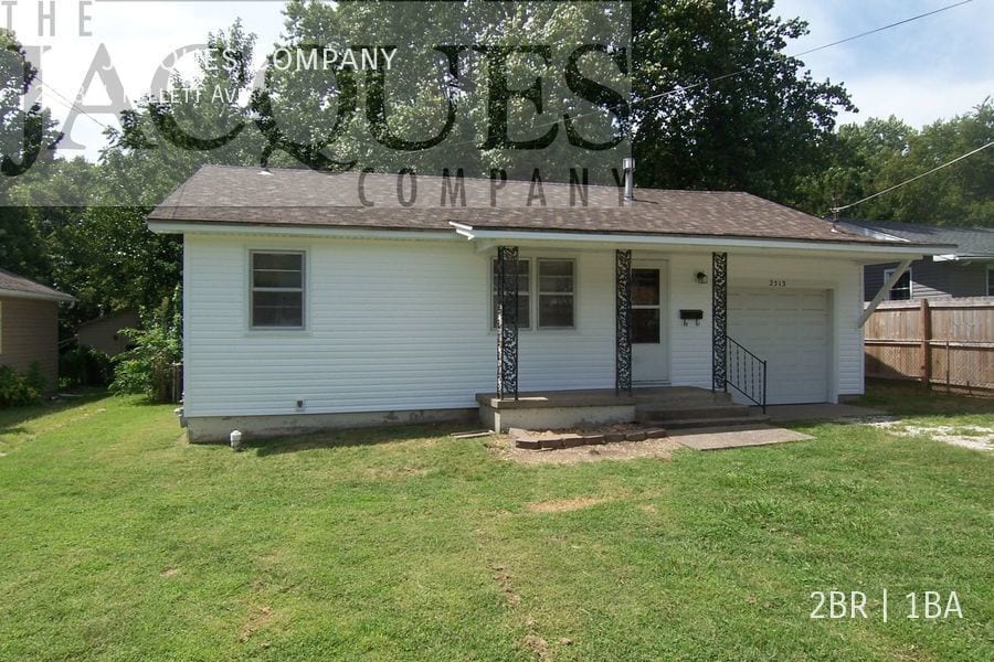 Primary Photo - 2513 N Kellett Ave
