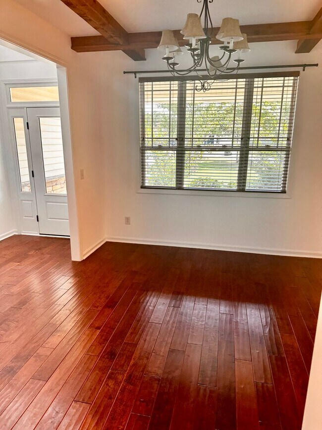 Building Photo - Welcome Home! 3BR, 2.5BA Cul-de-sac house ...