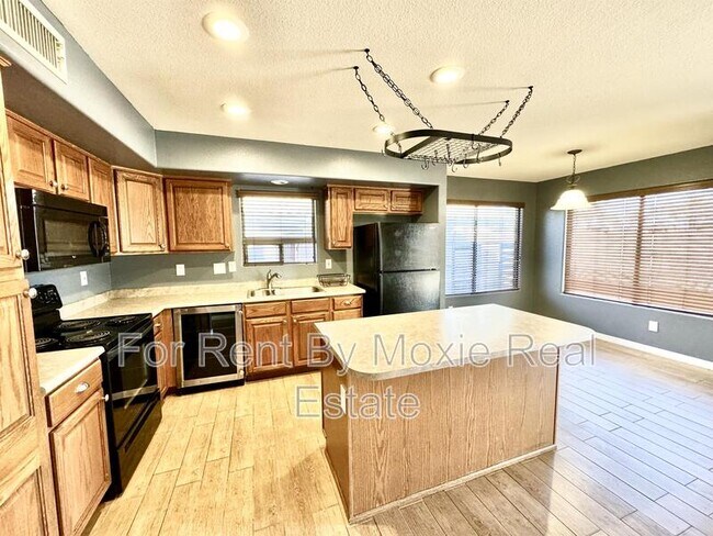 Building Photo - 21737 Kirkland Dr