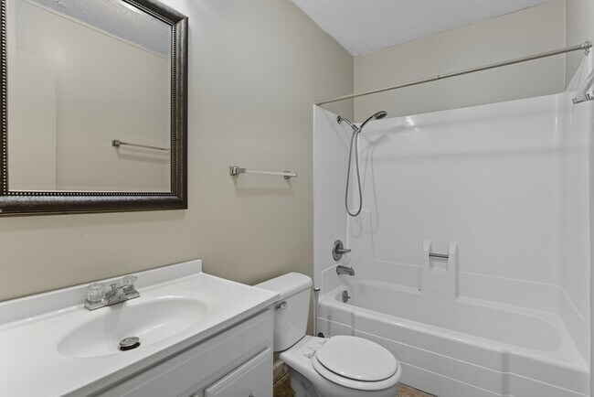 Foto del edificio - 145 Lester Heights Rd