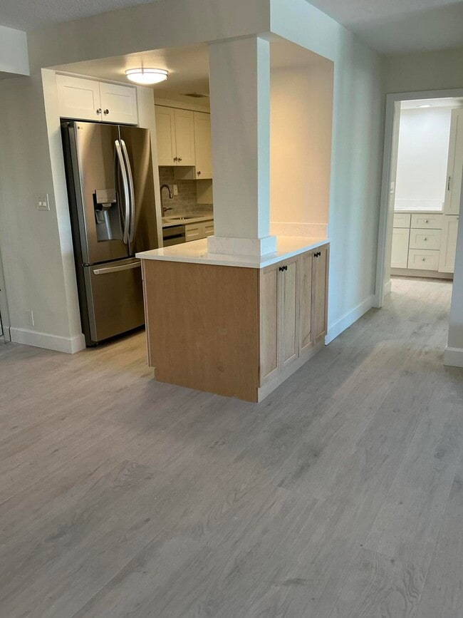 Foto del edificio - 3792 NE Ocean Blvd