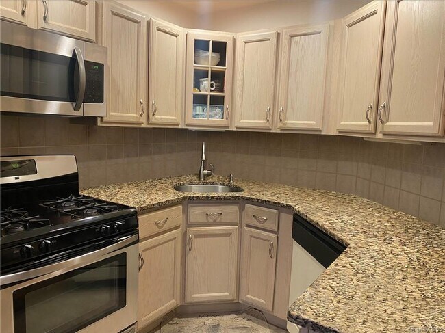Foto del edificio - 130 Delafield Ln