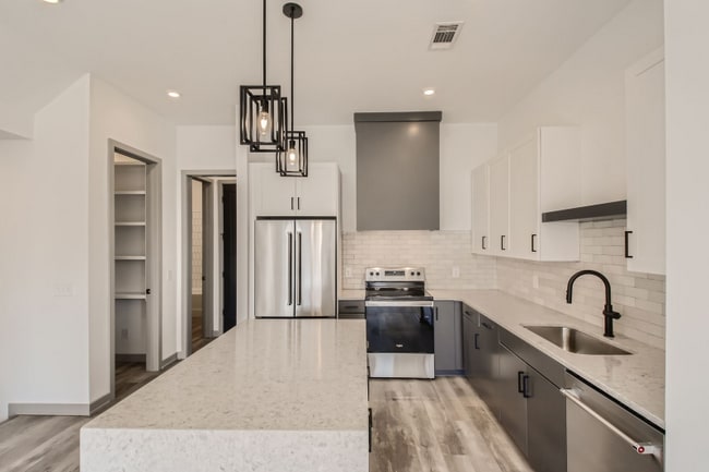 Photo - 5714 California Ave Townhome