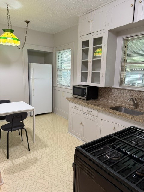 Kitchen - 906 Oakley St