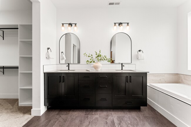 Building Photo - Modern Living in the Heart of Southeast Boise