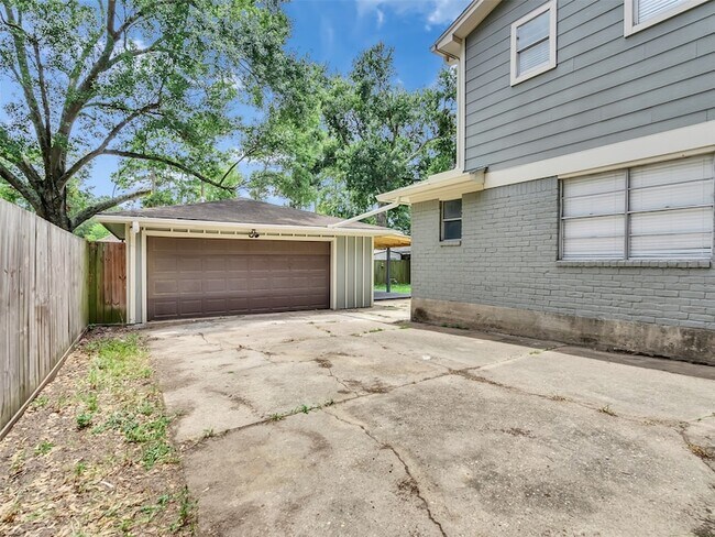 Building Photo - 612 Orangewood Dr