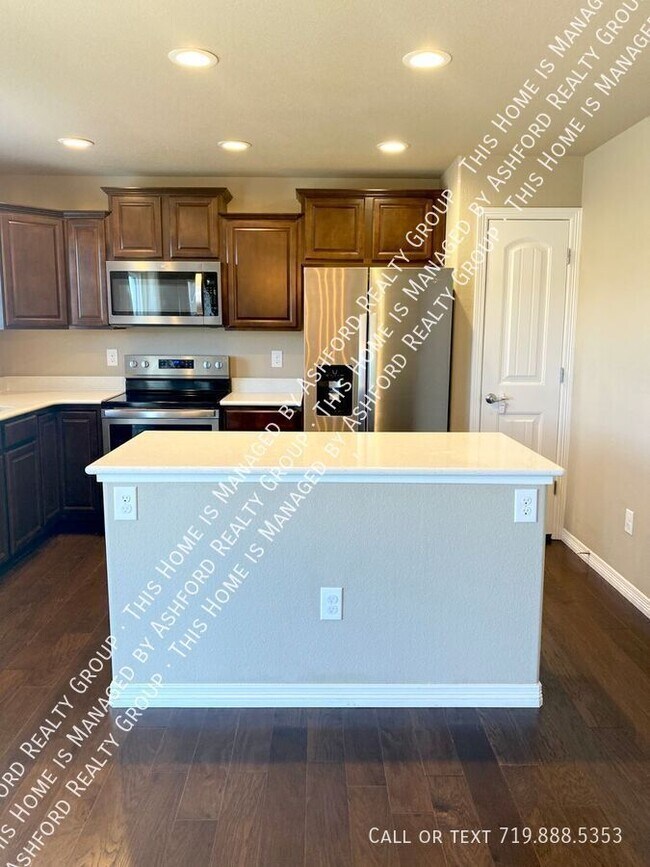 Foto del edificio - 6142 Meadowbank Ln