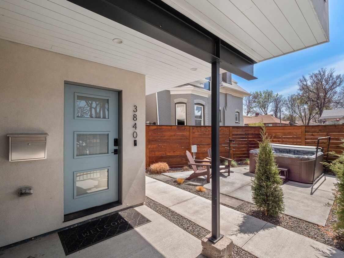 Modern Townhouse w Fenced Courtyard - 3840 Eliot St
