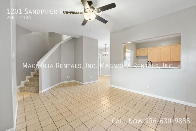 Foto del edificio - 2 bed 2.5 bath Townhouse in Mcallen