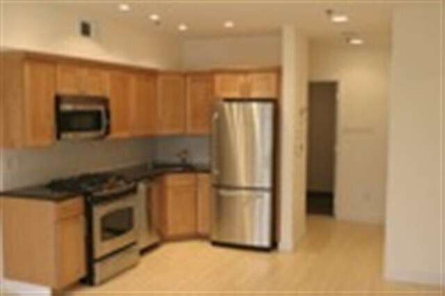 Building Photo - 404 Monroe St
