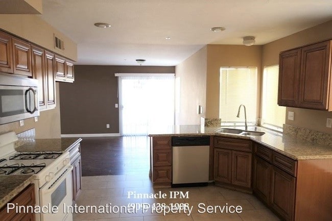 Building Photo - 3 br, 2 bath House - 11566 Silver Spur Ave.
