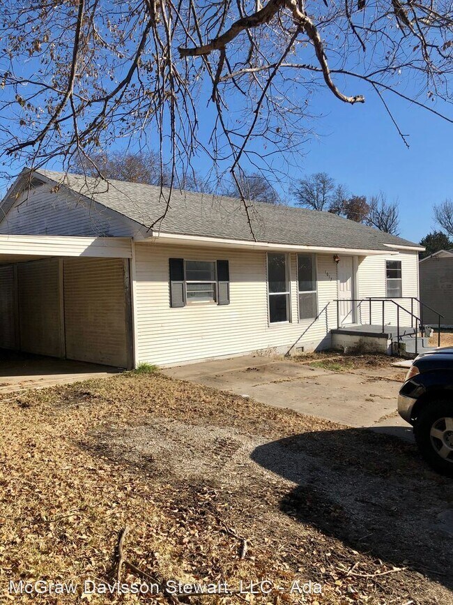 Building Photo - 3 br, 1.5 bath House - 1012 Hillside Dr