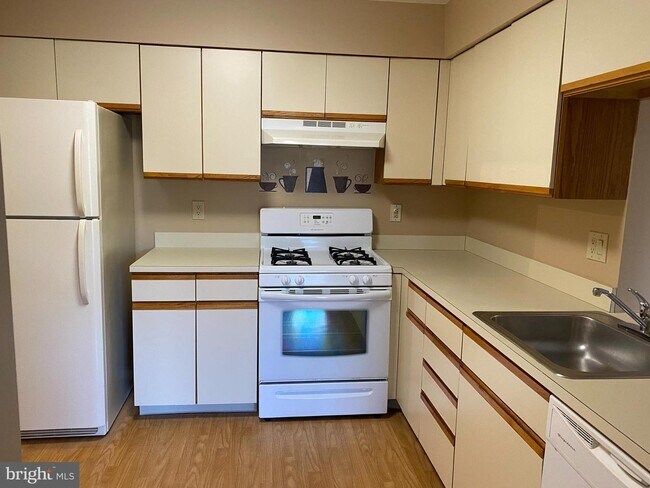 Foto del edificio - 4405A Waterperry Ct