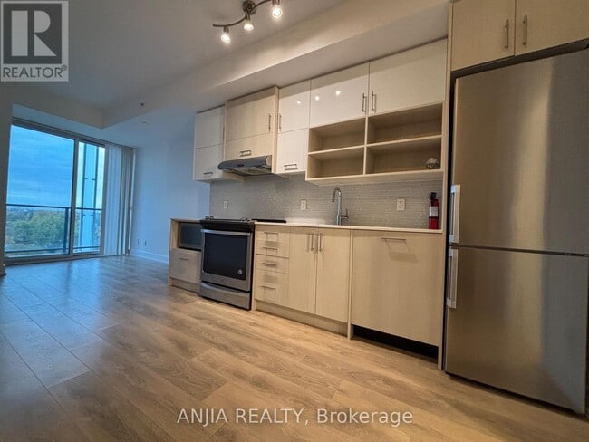 Photo du bâtiment - 150 Fairview Mall Dr