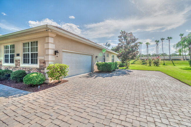 Foto del edificio - Stunning Pool Home in Town Park!