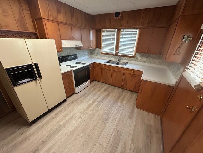 Foto del edificio - 222 E Lawrence Ave