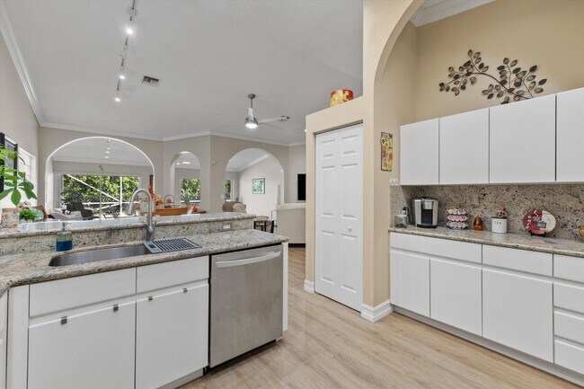 Building Photo - 9734 Harbour Lake Cir