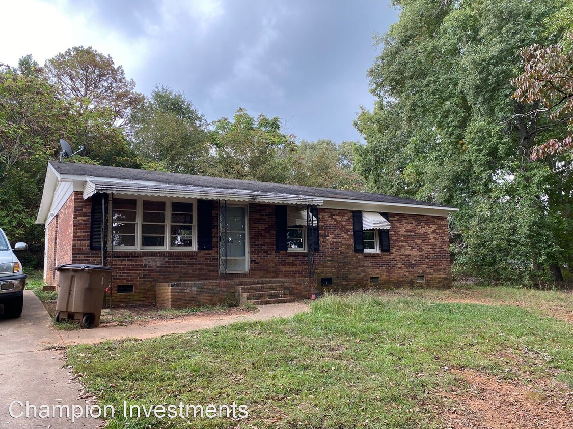 Primary Photo - 3 br, 1 bath House - 2066 Cottonwood Dr