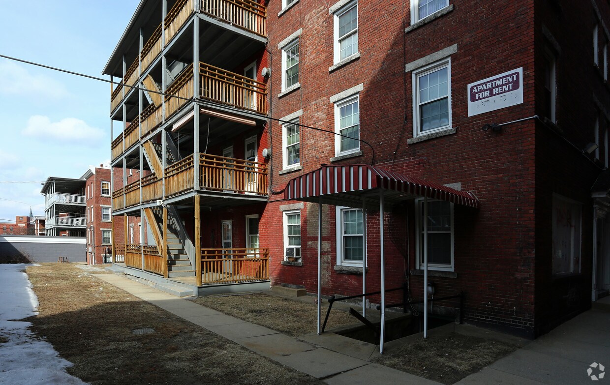 Building Photo - 54 Mechanic St