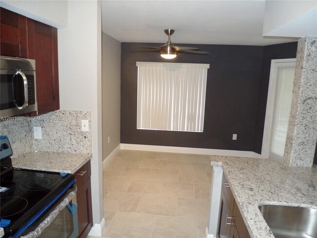Foto del edificio - 2647 NW 33rd St