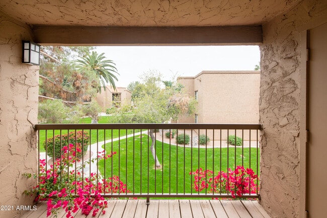 Building Photo - 8256 N Arabian Trail