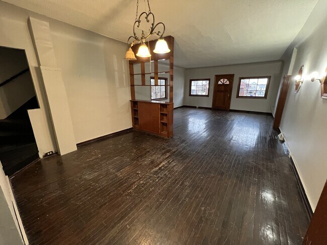 Building Photo - 766 Lathrop St