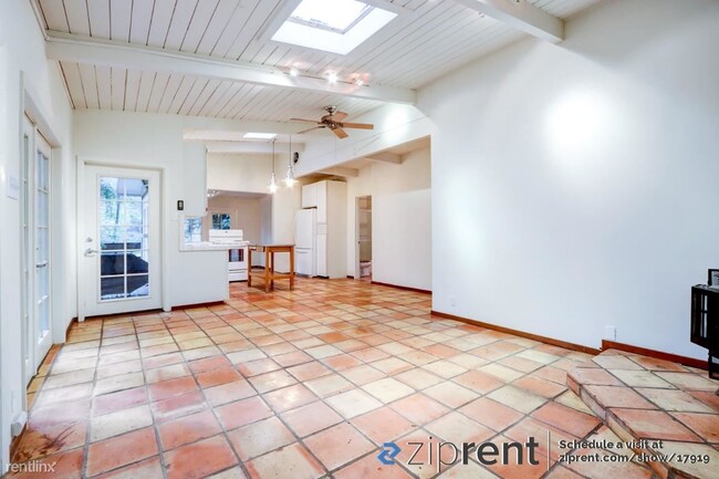 Building Photo - 2 br, 2 bath House - 15521 Old Cazadero Ro...