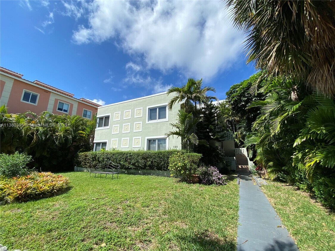 1125 97th St Unit 1, Bay Harbor Islands, FL 33154 Room for Rent in