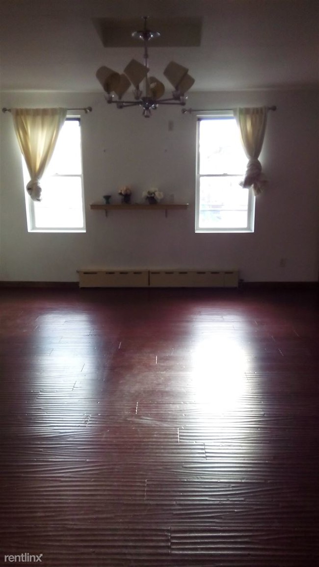 Building Photo - 6299 Forest Ave
