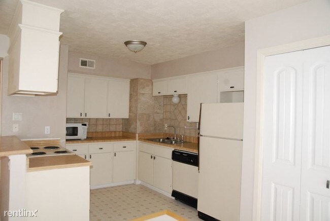 Building Photo - 1 br, 1 bath 4plex - 813 Yegua St Apt 4 yegua