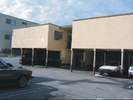 Estacionamiento - 1546 S Gramercy Pl
