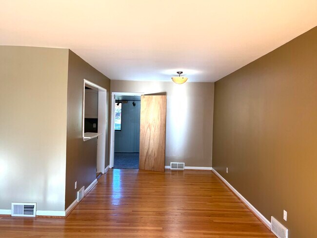 Foto del edificio - 27160 Spring Arbor Dr