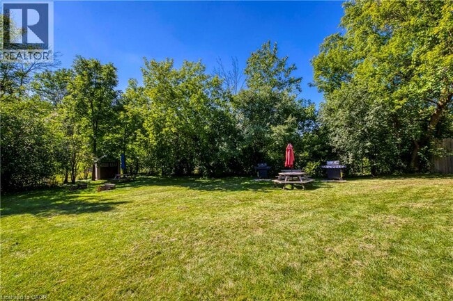 Building Photo - 3189 King St E