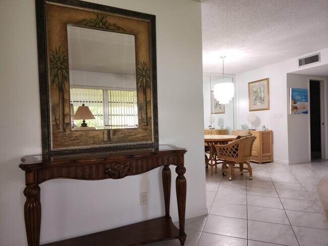 Building Photo - 14644 Canalview Dr